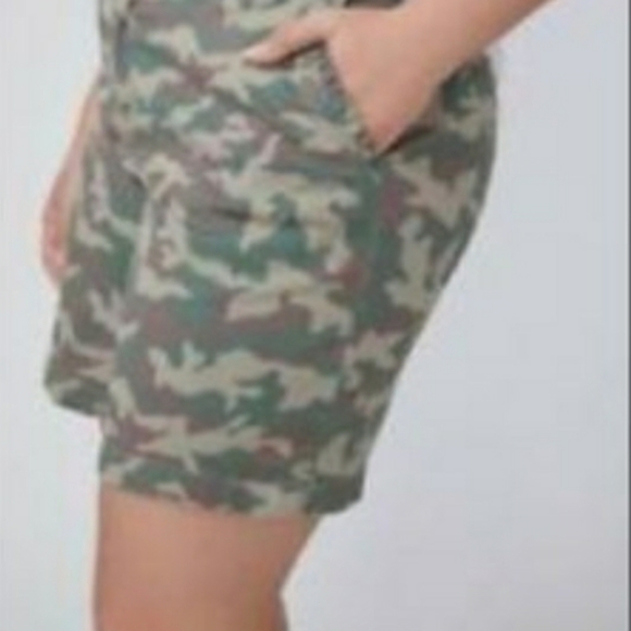 Lane Bryant Camo Print Girlfriend Shorts - Picture 4 of 4